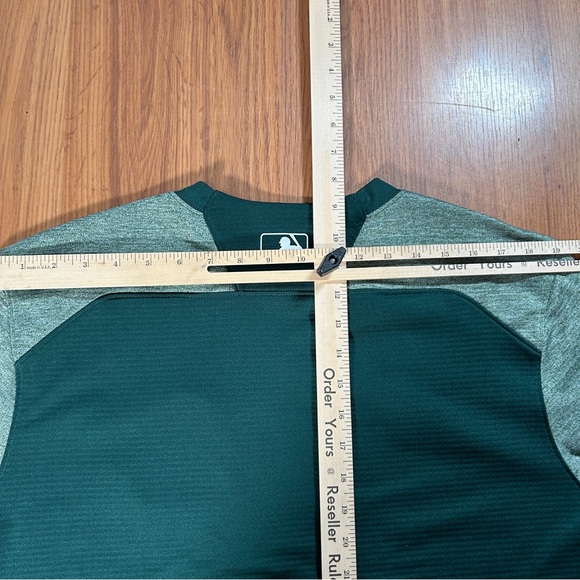 Athletics Stitched Authentic Majestic Thermabase Pullover Mens L - Picture 11 of 14